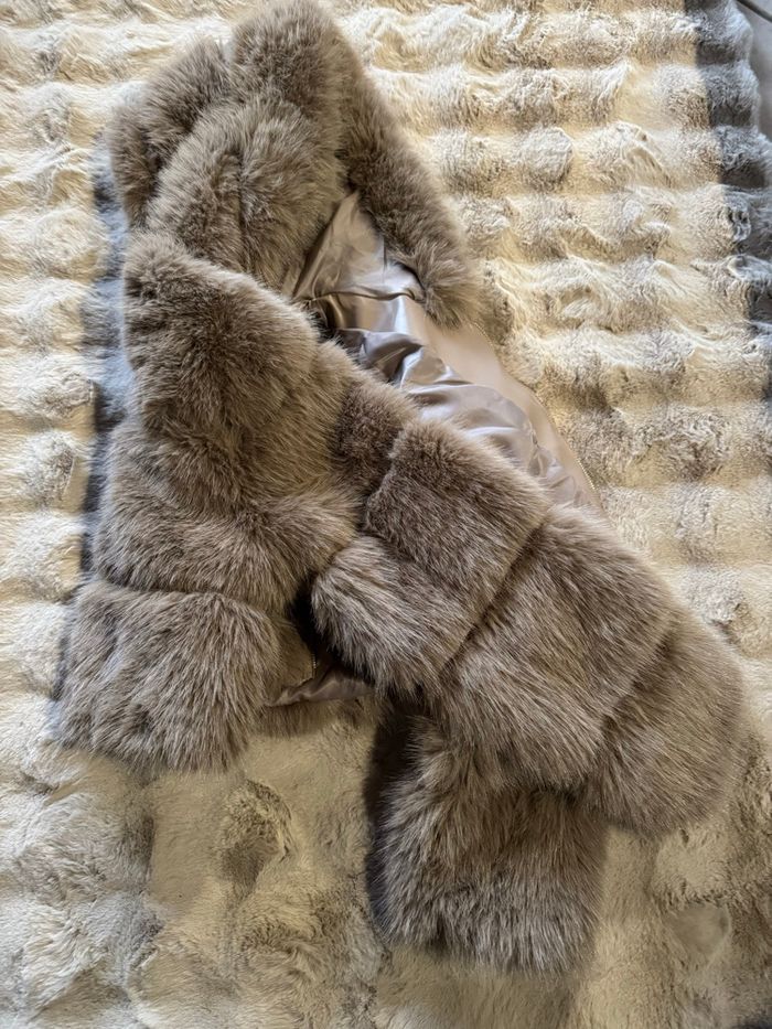 Manteau d’hiver court a poil, et bandes simili - photo numéro 9