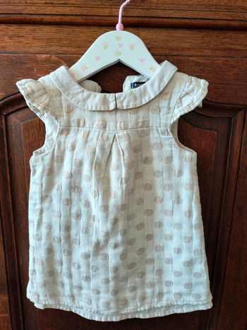 Robe beige à pois dorés