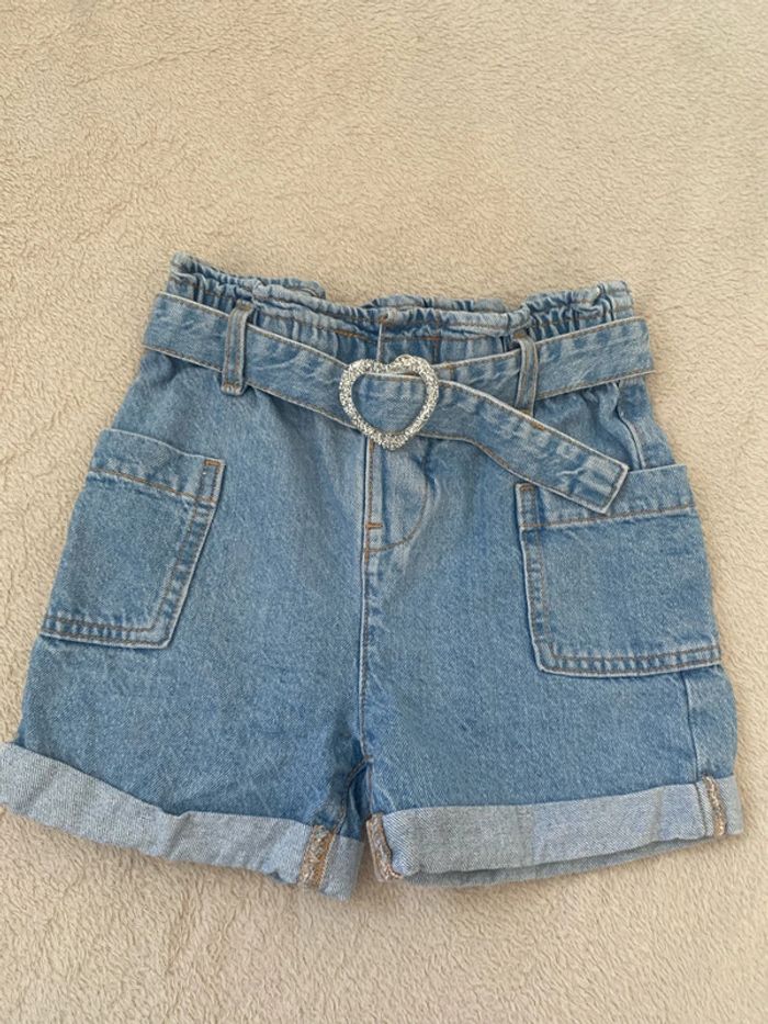 Short en jean avec ceinture coeur 4-5 ans - photo numéro 2
