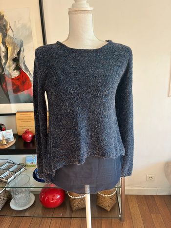 Pull laine chic bleu sequins et fausse blouse voile ok jusqu’au 42