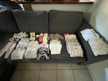 Vêtements, bébé fille 1 mois