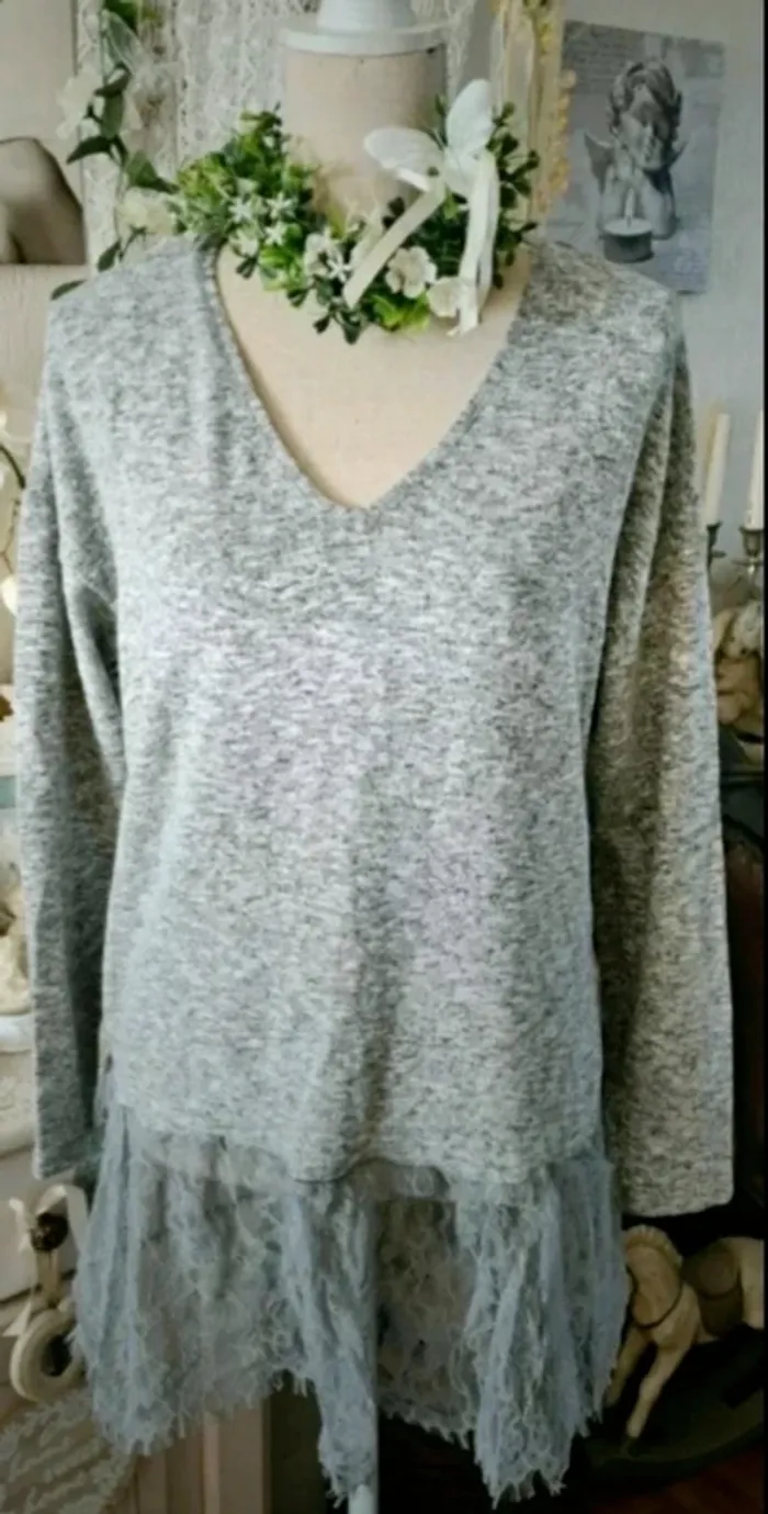 Pull fin dentelle col V Zara Taille M Neuf - photo numéro 3