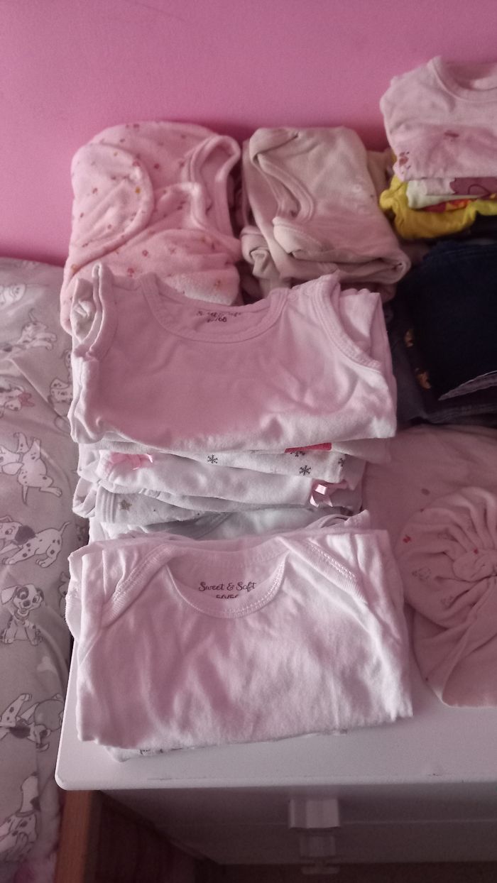 Gros lots de vêtement tout et pas en photo - photo numéro 2