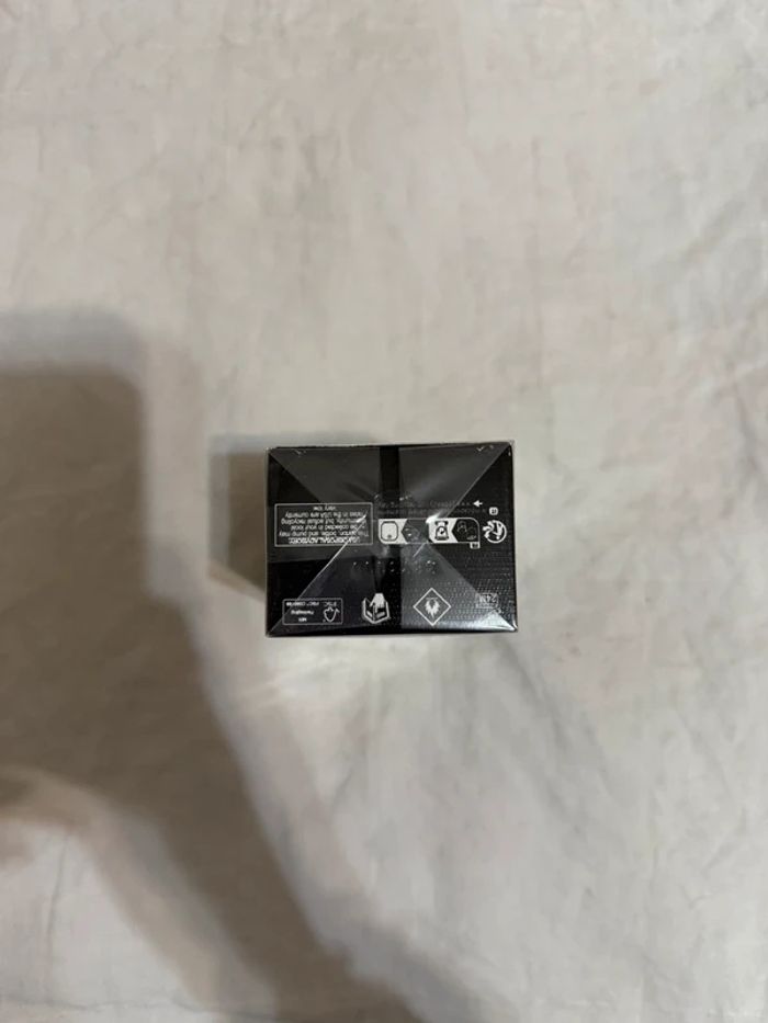 Neuf avec étiquette·Yves Saint Laurent - photo numéro 5