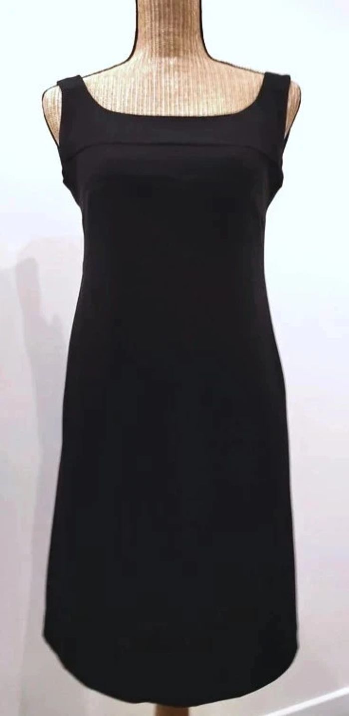 25 € Robe noire taille 36