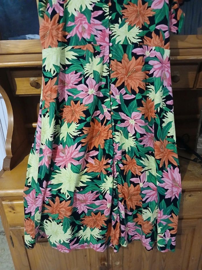 Robe longue fleurie boutonnée taille 52 - photo numéro 2