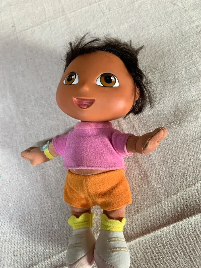 Poupée dora - photo numéro 2