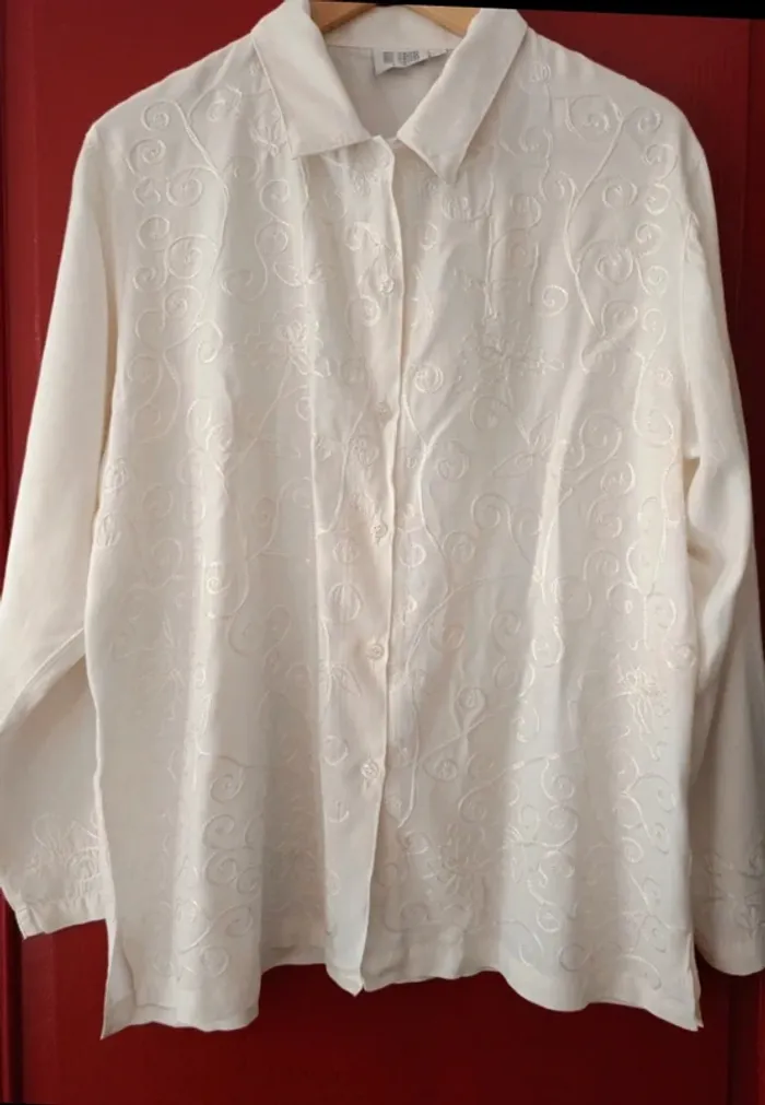 Blouse chemise vintage 100% viscose brodée - photo numéro 2