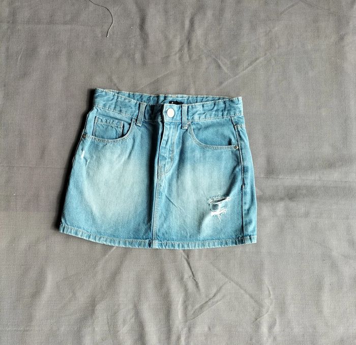 Jupe en jean bleu clair 8 ans