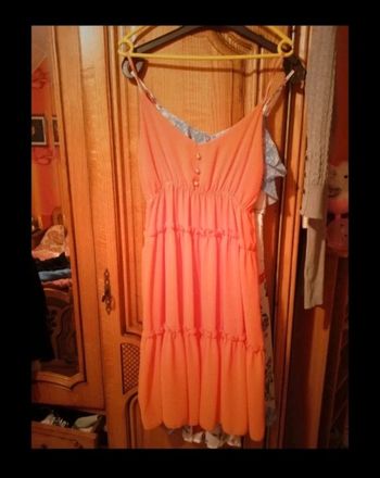 Robe à bretelles réglables