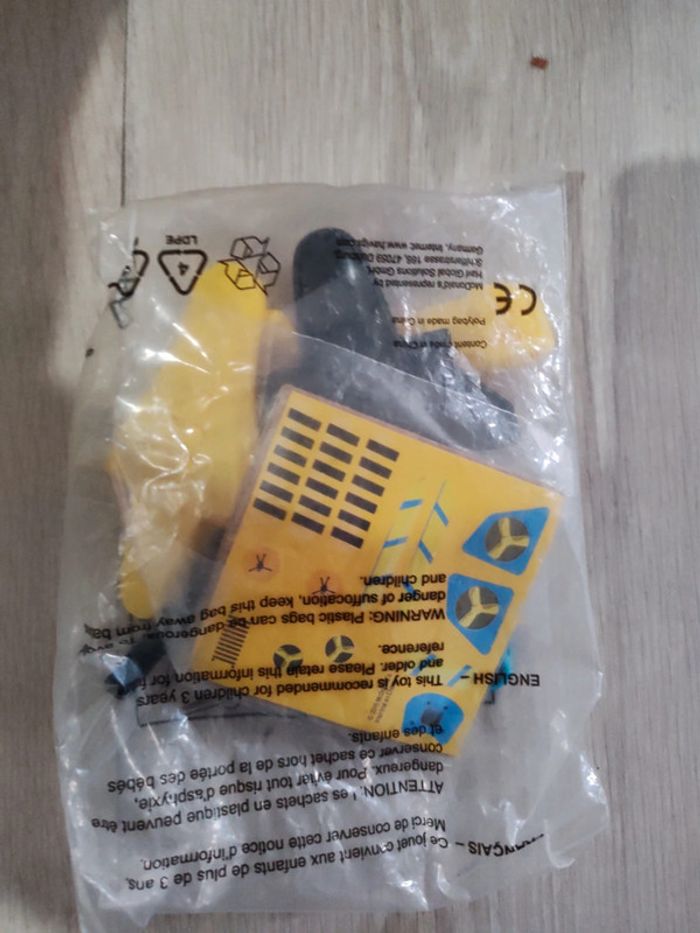 Figurine McDonald's véhicule style lego.. - photo numéro 4