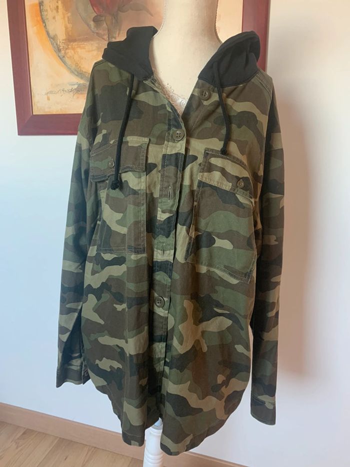 Surchemise à capuche