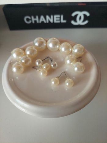 Lot boucles d'oreilles puces perles blanches TBE