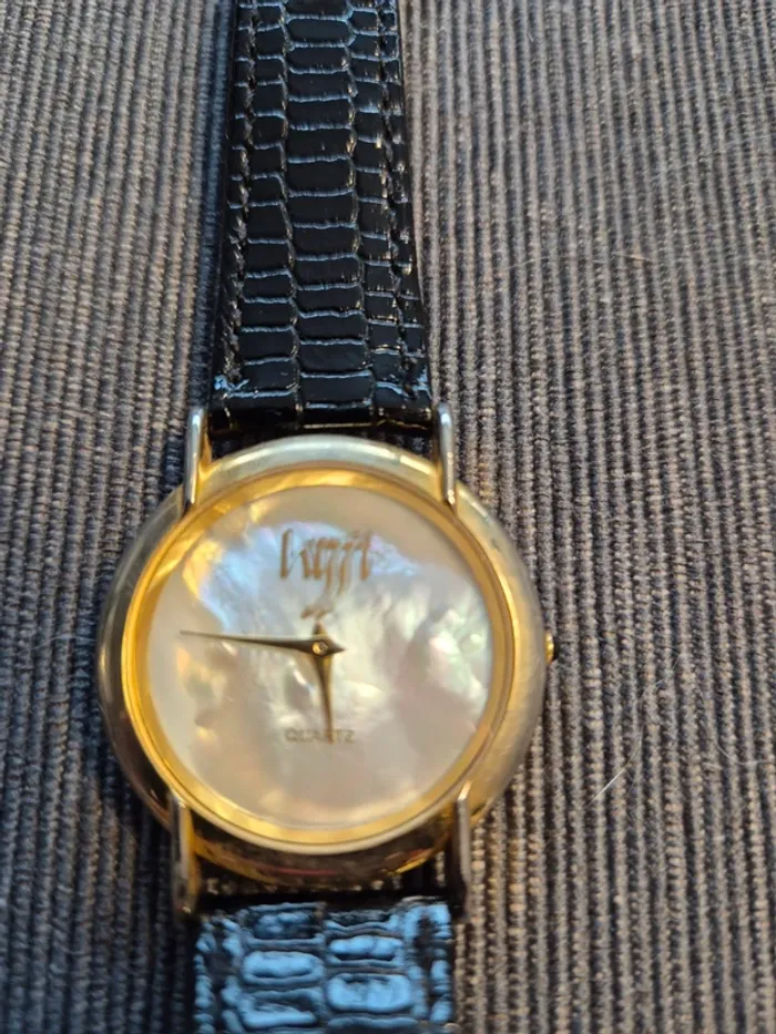 Montre avec nacre