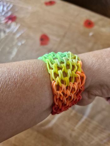 Joli petit bracelet arc en ciel