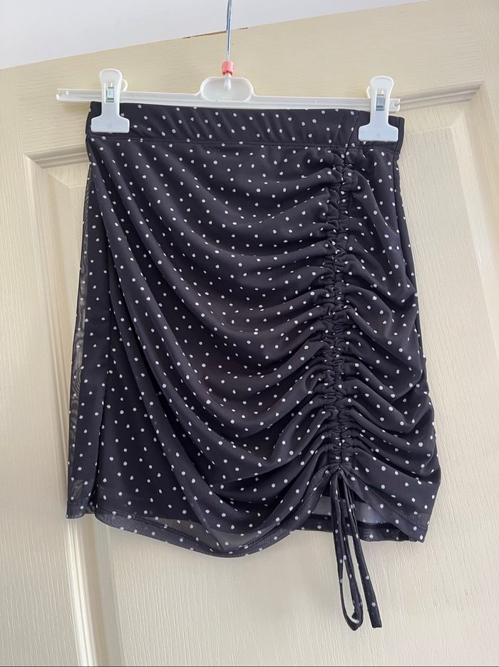 Jupe noir à pois blanc en tulle / voile