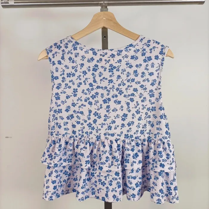 Top sans manches fleuri bleu et blanc à basque CMT Atelier taille M léger été A525 - photo numéro 7
