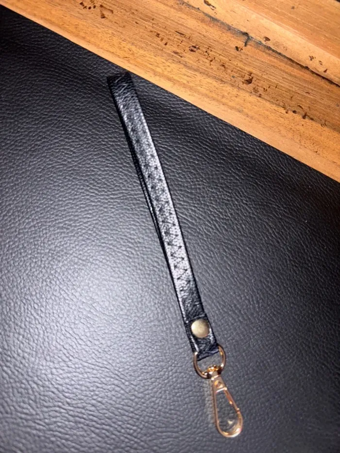 Pochette bandoulière cuir deux couleurs neuf - photo numéro 4