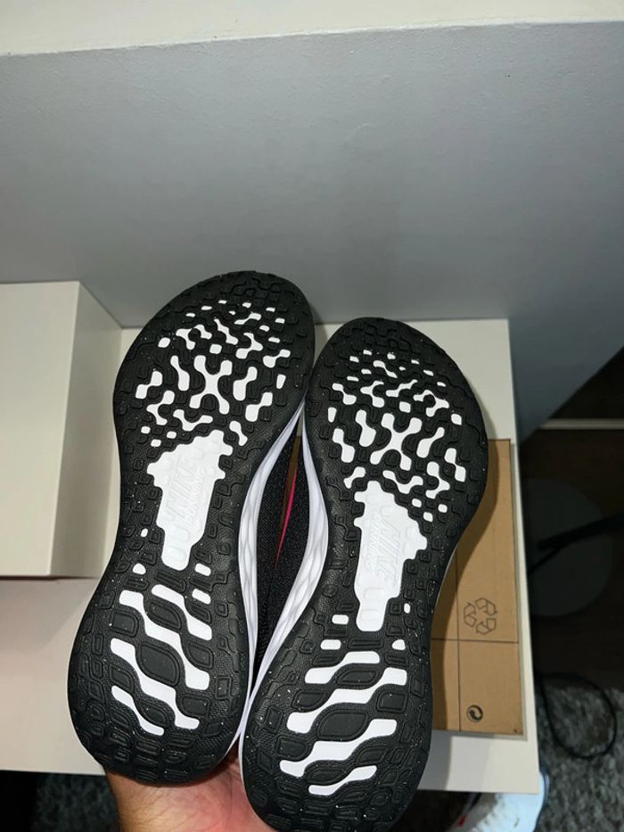 Basket Nike taille 36.5 femme - photo numéro 10