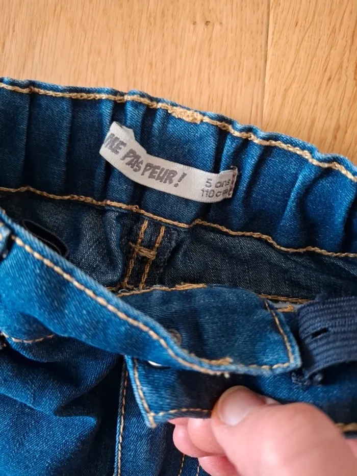 Short en jean - 5ans - Très bon état - photo numéro 3