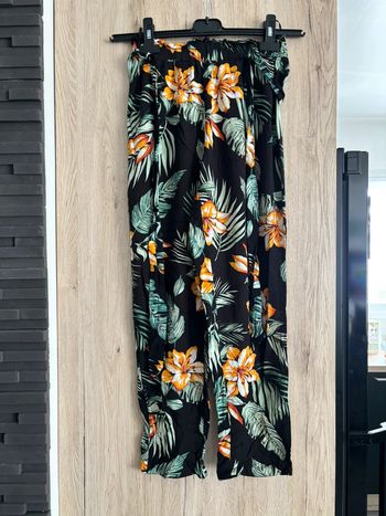Pantalon à fleurs