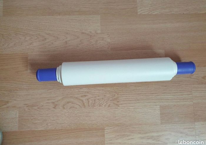 Rouleau à pâtisserie Tupperware neuf blanc bleu/violet