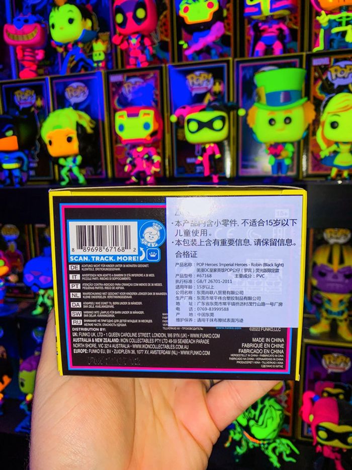 Funko Pop Blacklight DC Imperial Palace 377 Robin - photo numéro 6