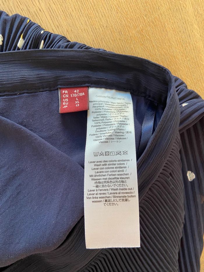 Jupe plissée fleurie bleu marine Comptoir des Cotonniers taille 42 - photo numéro 7