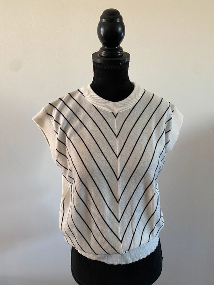 Tee shirt débardeur vintage en maille blanc avec rayures asymétriques noires taille S