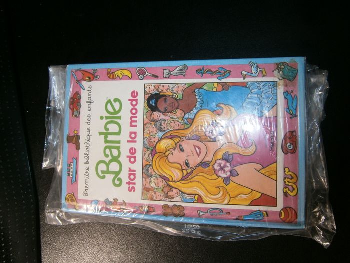 Livre BARBIE Star de la mode de 4 à 9 ans