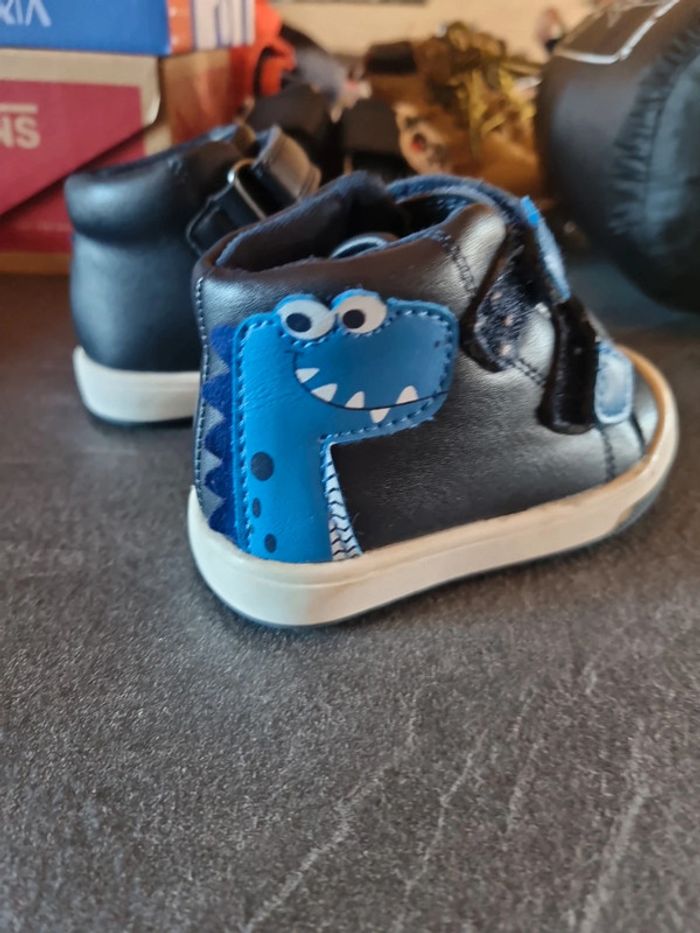 Chaussure neuve garçon - photo numéro 3