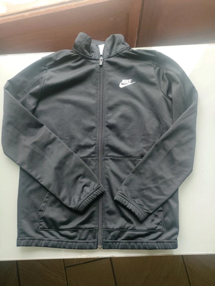 Veste survêtement Nike garçon 12-13 ans très bon état