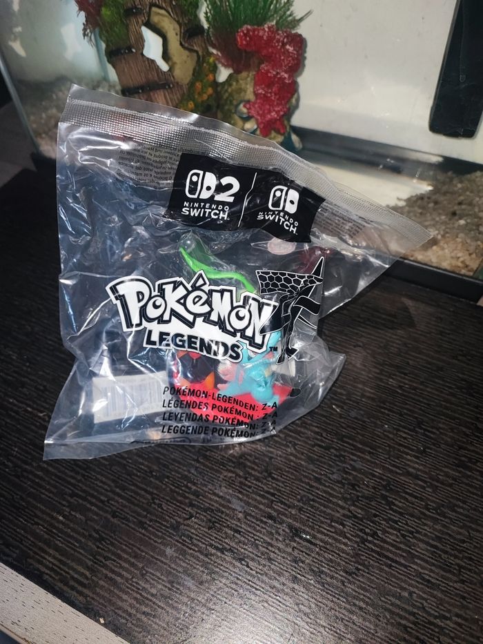 Figurine pokemon legend