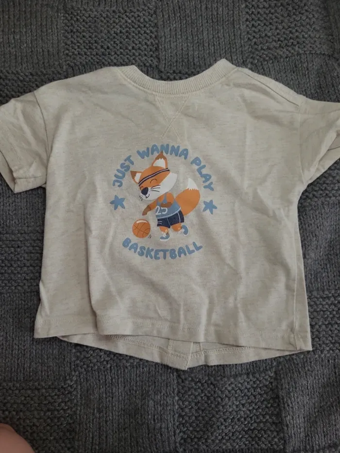 👶Tee-shirt taille 6mois-67cm👶