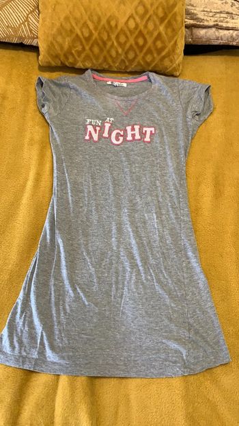 Chemise de nuit taille S/16ans