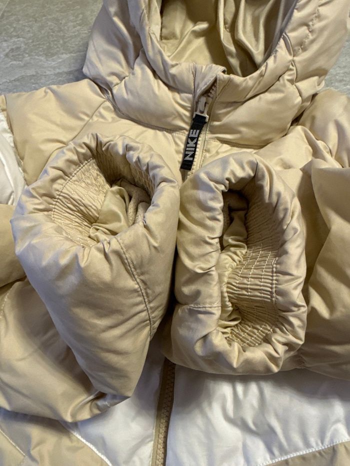 Veste doudoune capuche Nike enfant Taille M (137/147cm) - photo numéro 3