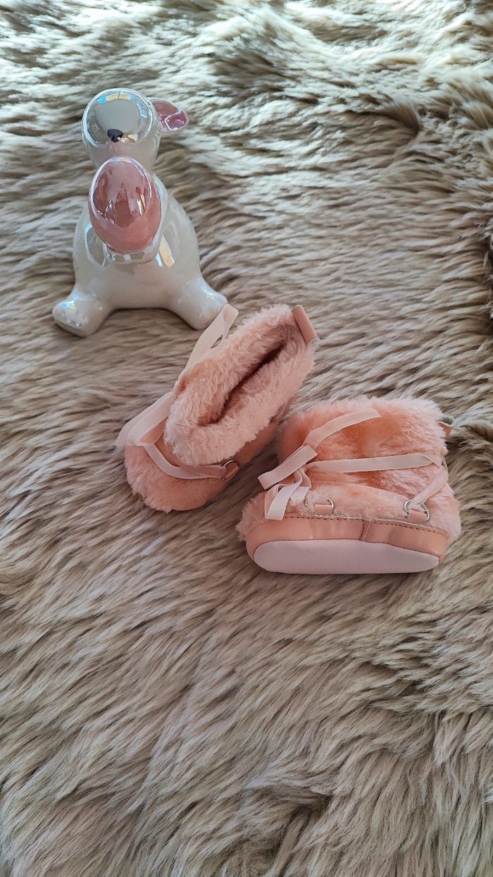 Botte rose Kiabi 3/6 mois - photo numéro 2