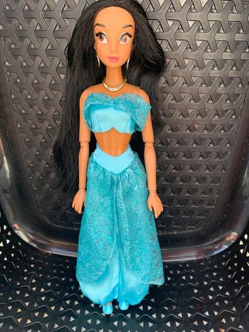 Poupée Jasmine de aladdin de disneystore