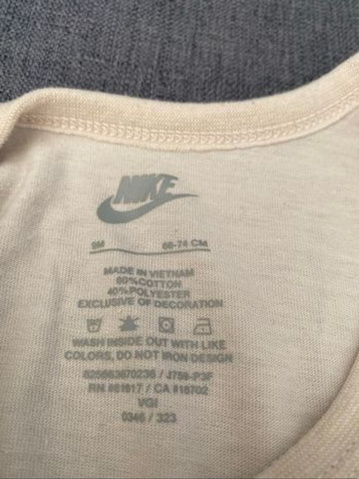Lot de 3 bodys Nike 9 mois - photo numéro 7