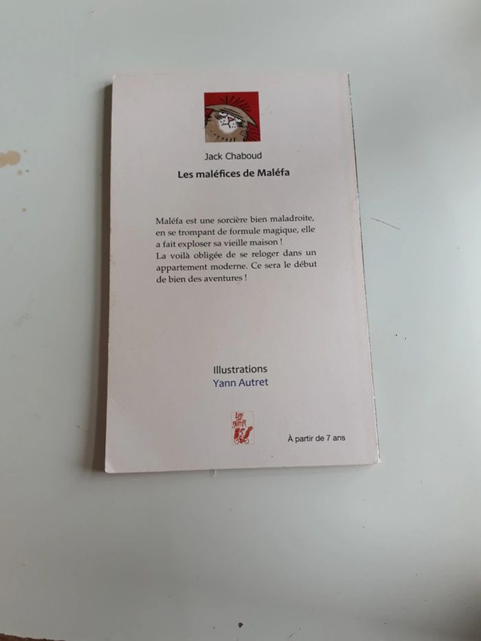 Livre lire c'est partir les maléfices de Maléfa - photo numéro 2