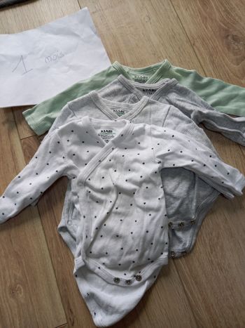 Lot 4 bodies manches longues 1 mois