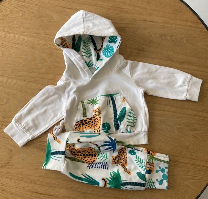 survêtement motif jungle bébé 9 mois
