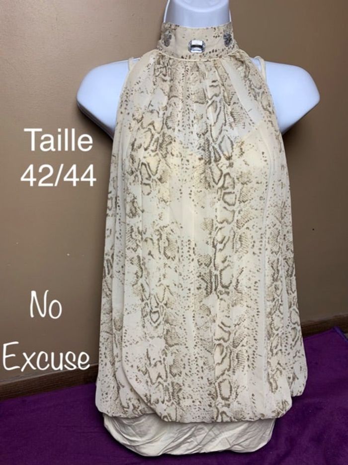 Haut habillée avec bijoux au col - taille 42/44