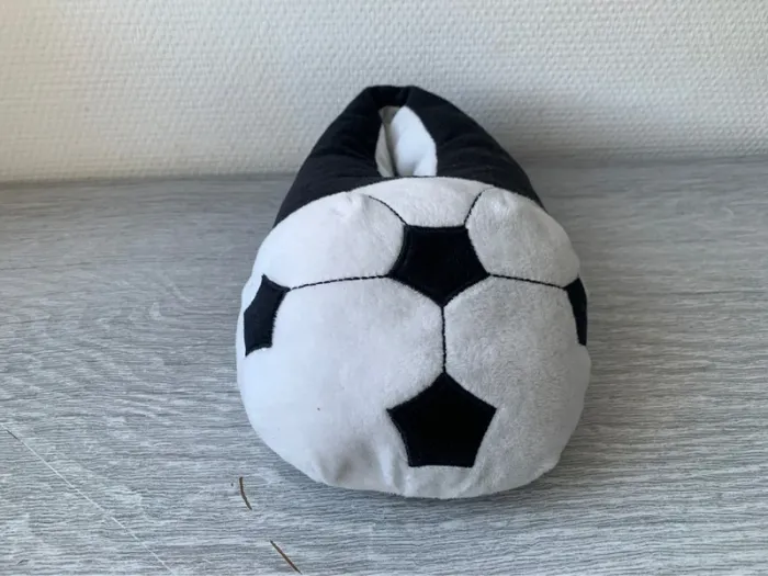 Chaussons thème football - Taille 39/40 - photo numéro 2