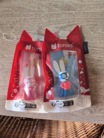 Lot tonies 