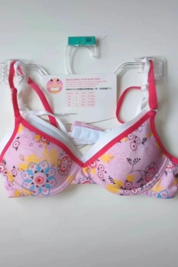 Lot de 2 soutiens- gorge adolescente taille 65 A 10/12 ans