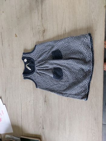 Robe courte/tunisue grise et noire, sans manche, Okaïdi, 3 ans, peu mise
