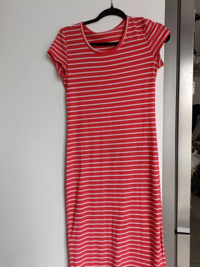 Robe longue a Rayures manche courte fente de coté – Taille S/M – Très bon état - photo numéro 2