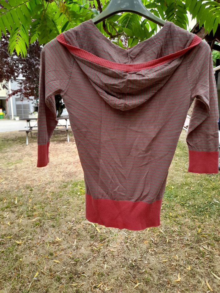 Vend Petit pull femme taille 38 - photo numéro 2