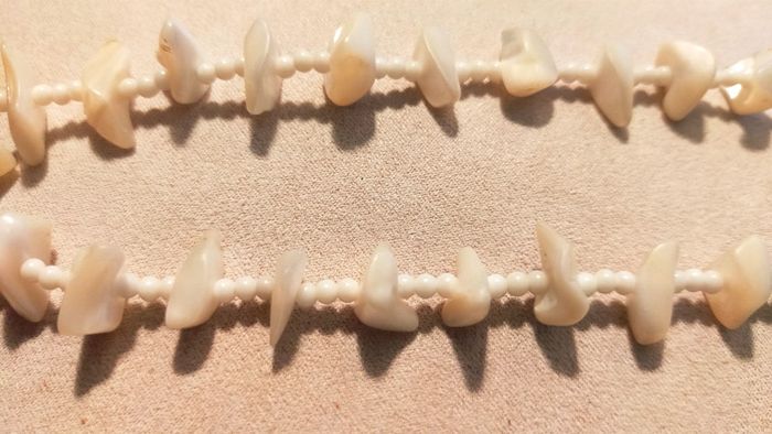 ollier vintage en nacre véritable – Collection Terres d’Ailleurs - photo numéro 3